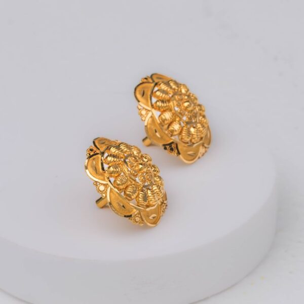 13 petals Floral Pasha Studs